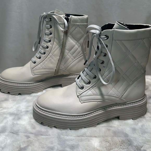 New La Canadienne Yasmine Women's Leather Bootie Size 35 US5 - Picture 2 of 8